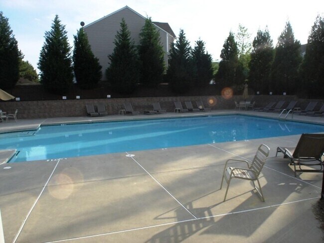 Building Photo - 414 Weatherstone Pl