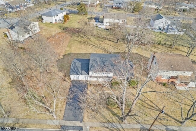 Building Photo - 25 Sandalwood Dr