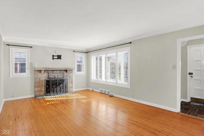 Building Photo - 1240 N Irvington Ave