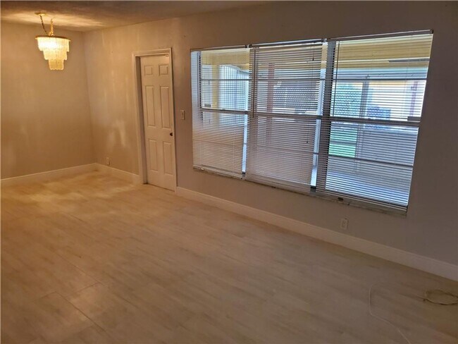 Building Photo - 2743 NW 47th Terrace