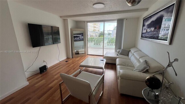 Building Photo - 770 Claughton Island Dr