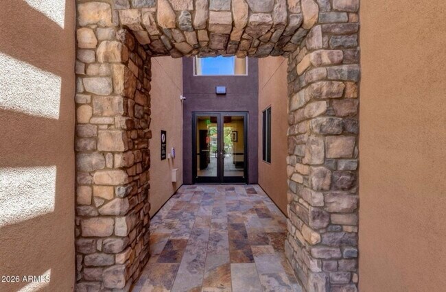 Building Photo - 4803 N Woodmere Fairway