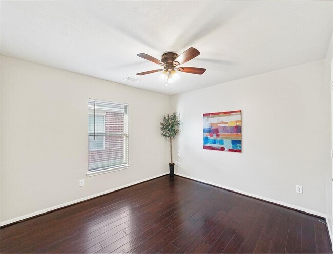 Building Photo - 25110 Hazel Ranch Dr