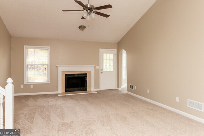 Building Photo - 127 Kingswood Dr