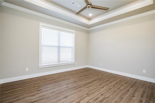 Building Photo - 1936 Seay Cir