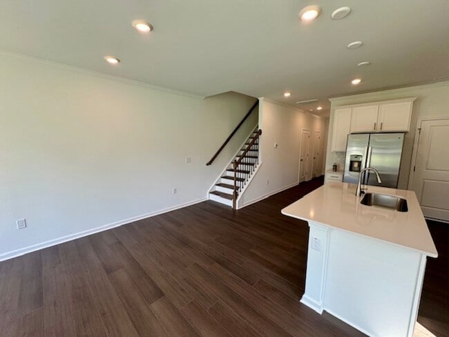 Building Photo - Brand New Townhome!