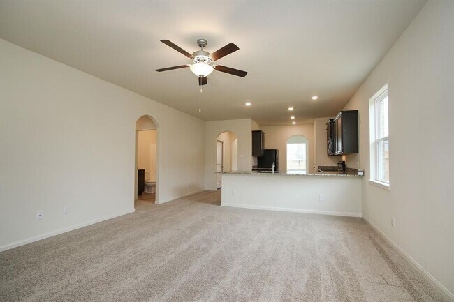 Building Photo - 569 Amberwood Pk Dr