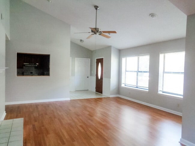 Building Photo - 228 Louisiana Ave