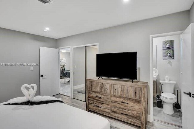 Building Photo - 1321 S 16th Ave