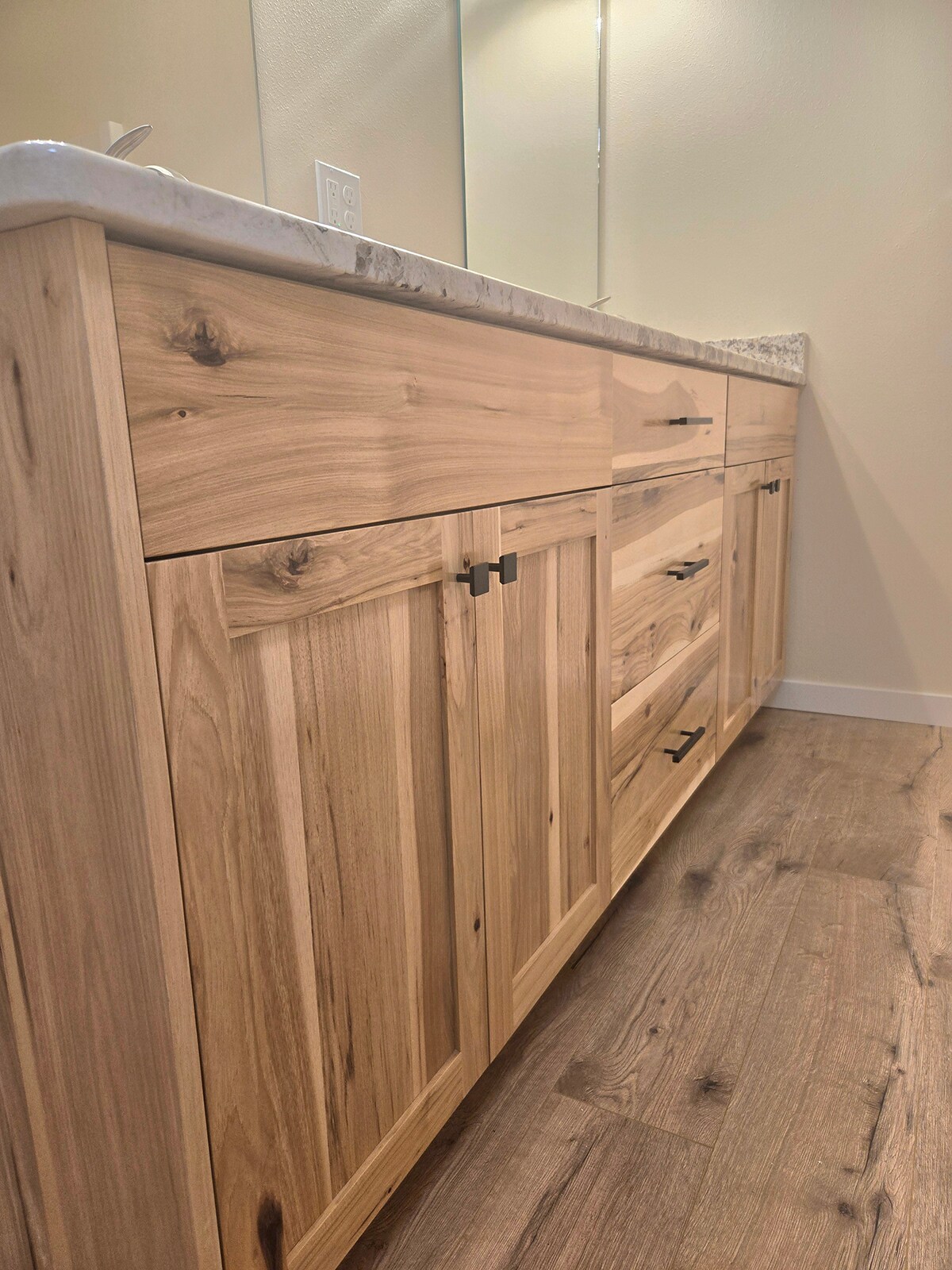 Hickory Cabinetry - 1408 Edington Ave