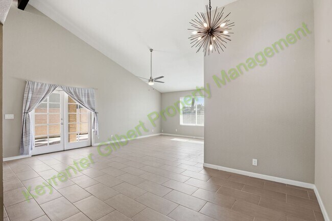 Building Photo - Charming Gilbert Home with Pool and Spacio...