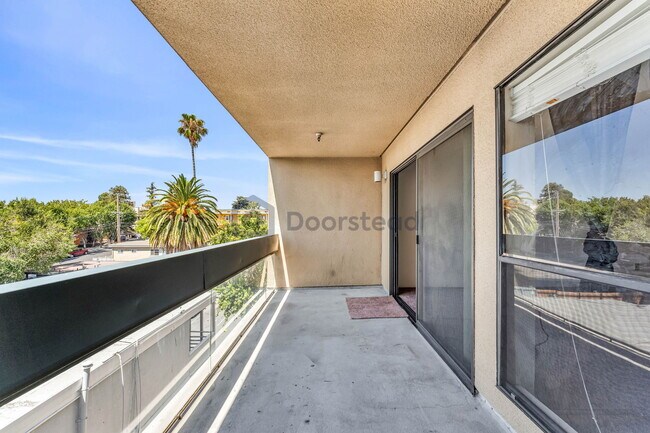 Building Photo - 1771 Broadway St