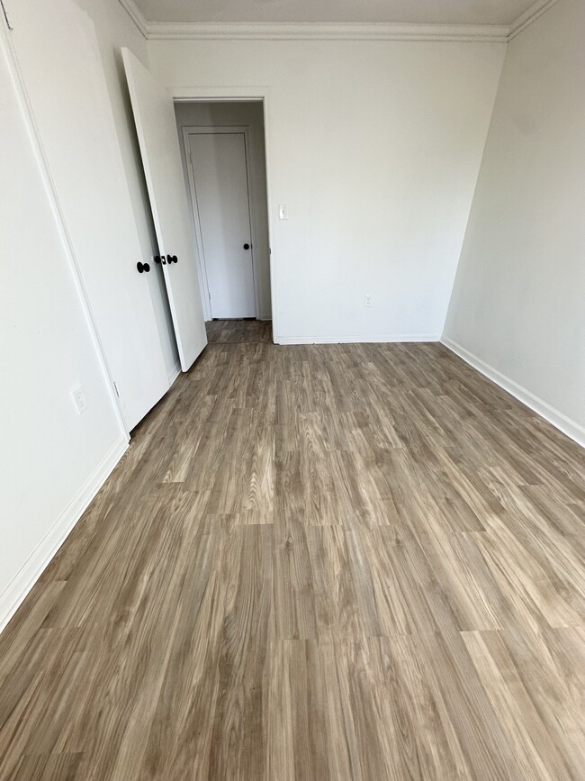 Building Photo - 208 Ridge Rd