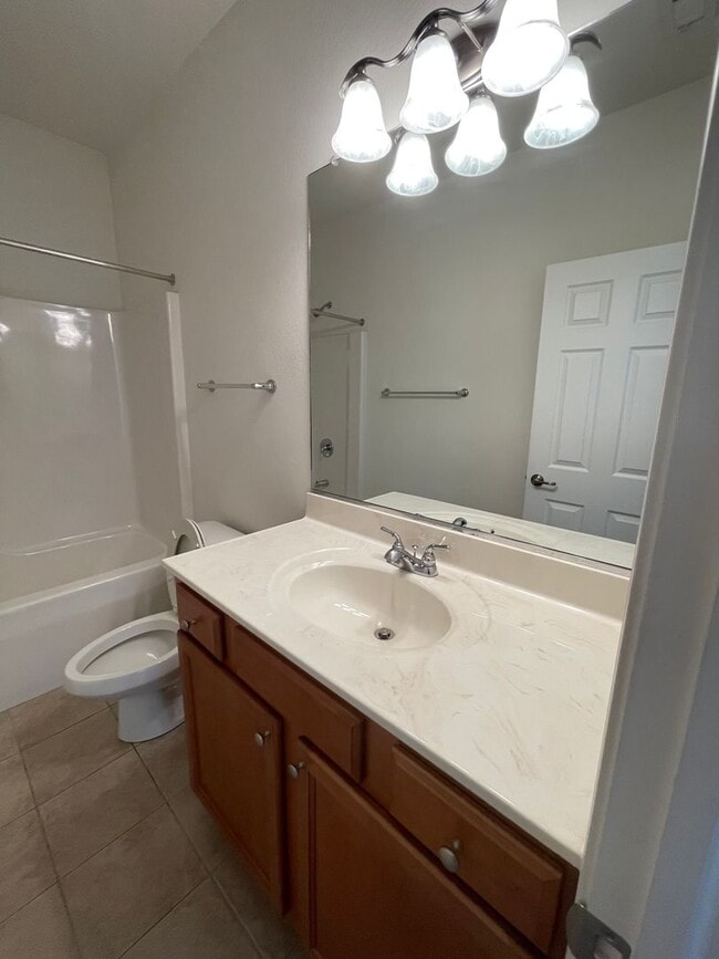 Building Photo - Charming 3 Bedroom, 2 Bath Home in the Heart of Manteo!