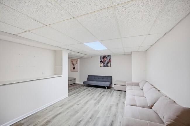 Building Photo - 1204 W Inverrary Ln