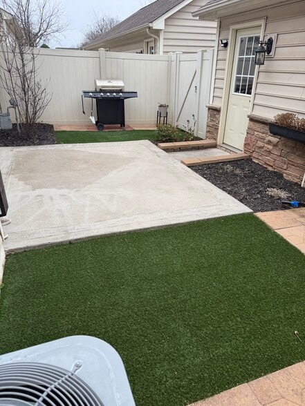 Building Photo - 8311 Viewpoint Ln