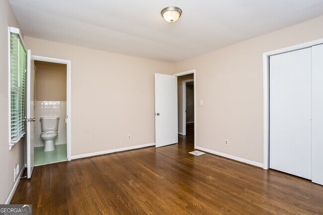 Building Photo - 1909 Argonne Dr