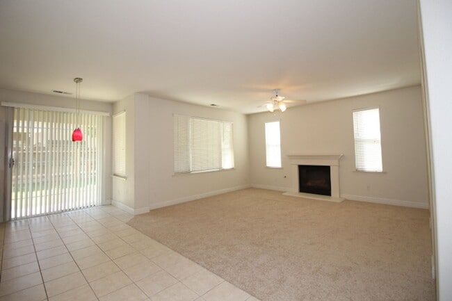 Building Photo - 2475 Deauville Cir