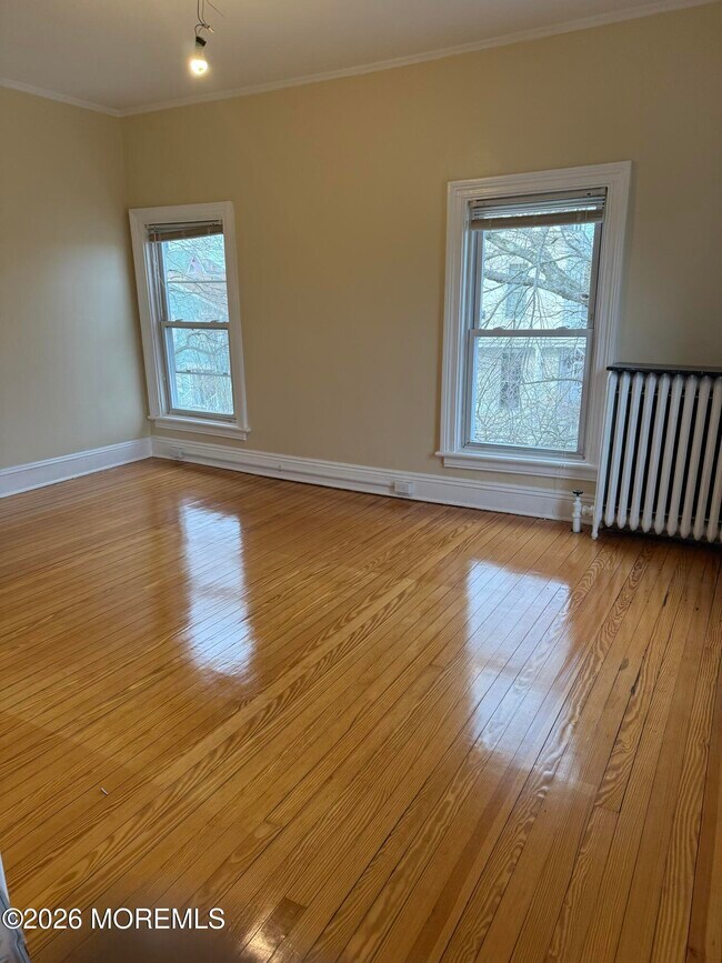 Building Photo - 126 Lake Ave