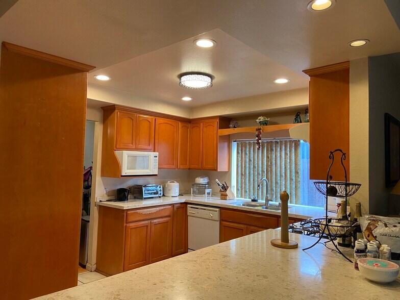 Building Photo - 4058 Garden Ave