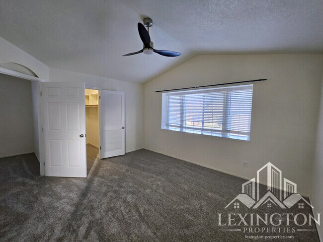 Building Photo - Beautifully Updated, 4BD/3BA, Home in Rocklin – Excellent Location!