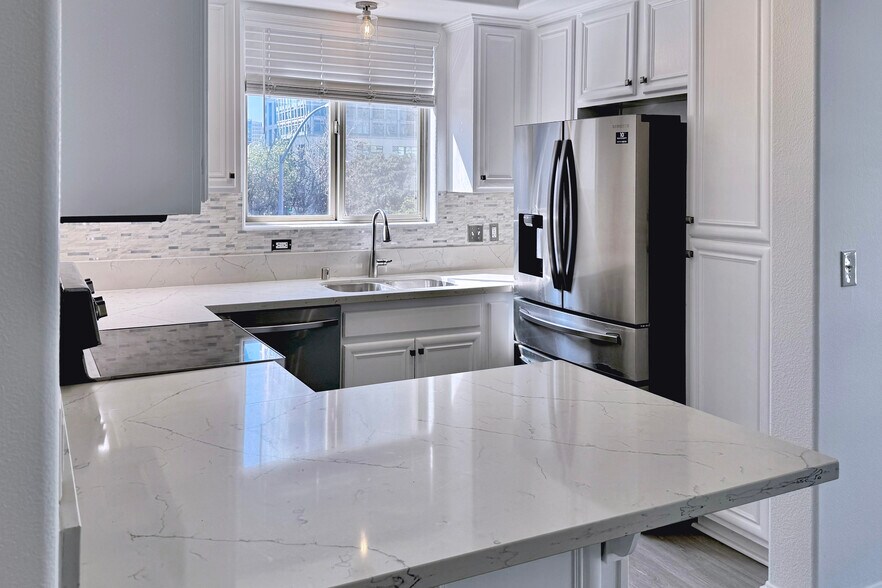 Building Photo - 235 Market St