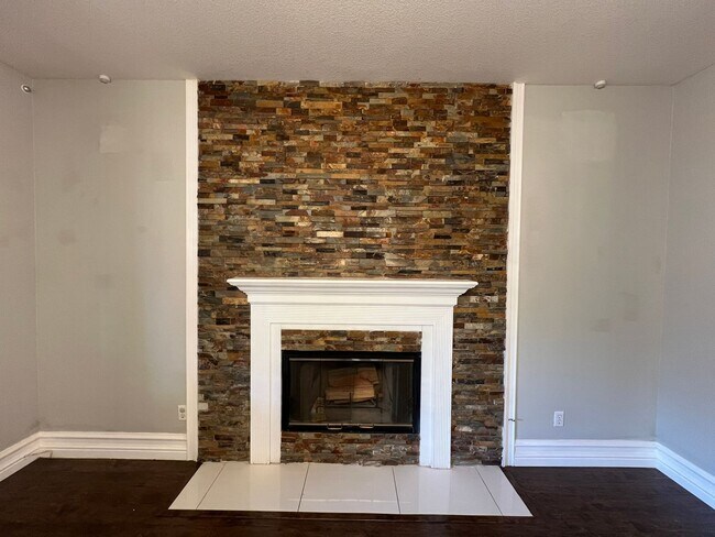 Building Photo - 13539 Whipple St