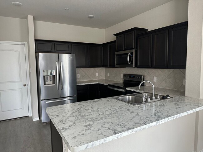 Building Photo - 3537 Brentwood Dr
