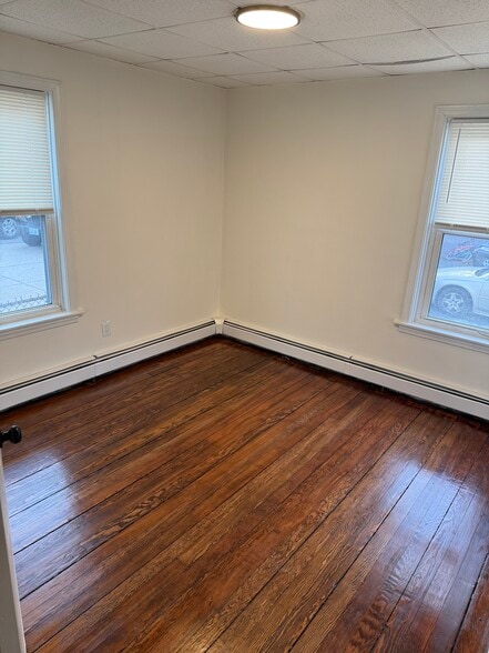 Second bedroom not staged - 72 Darling St