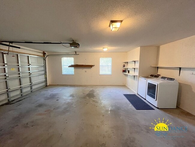 Building Photo - Stunning 3 Bedroom Home in desirable Crosswinds Landing of Fort Walton!