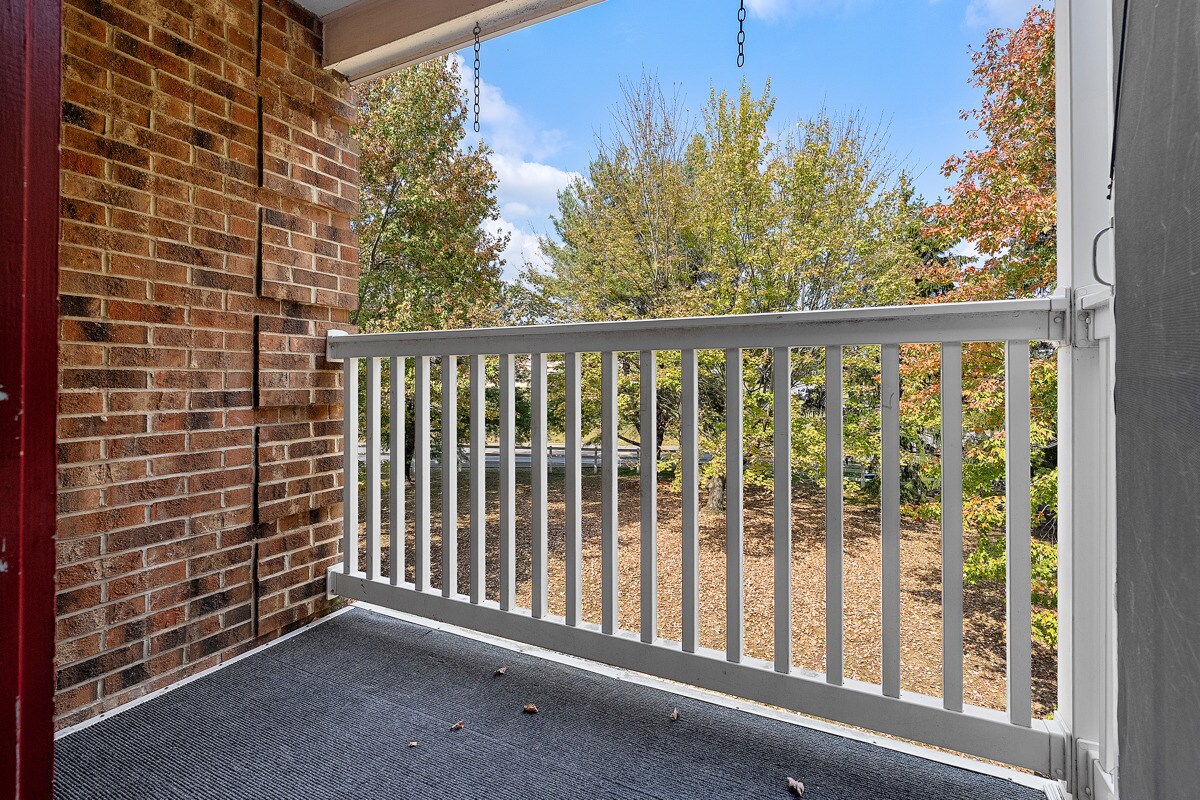 Building Photo - 976 Wood Hollow Dr