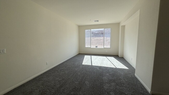 Building Photo - One Story 6-bedroom Home with Attached Casita