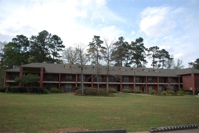 Building Photo - 200 Panorama Dr