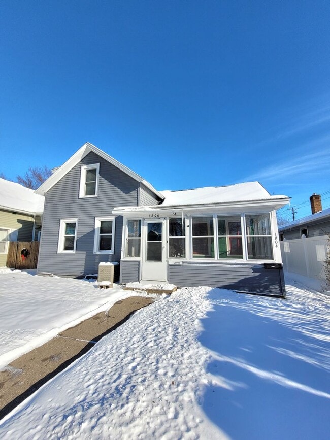 Building Photo - bry1804