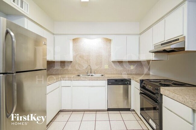 Building Photo - 11637 N 58th Dr