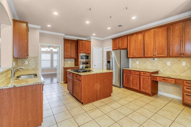 Building Photo - 8707 Roswell Ridge