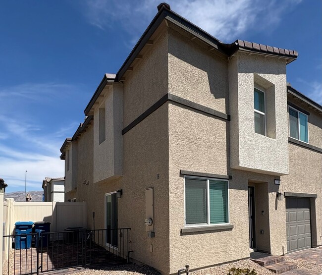 Building Photo - 2 Bedroom Townhouse in North Las Vegas