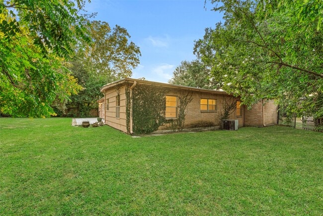 Building Photo - 2927 Rockyridge Dr