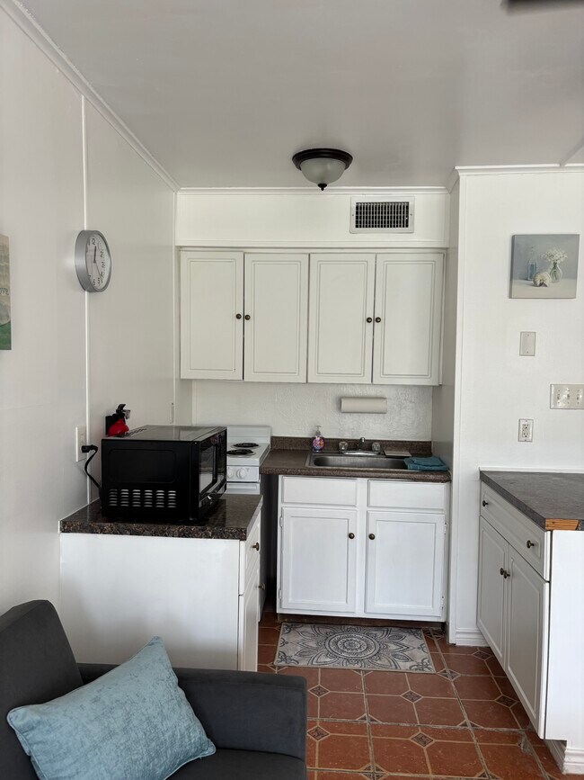 Building Photo - 3938 Surfside Blvd
