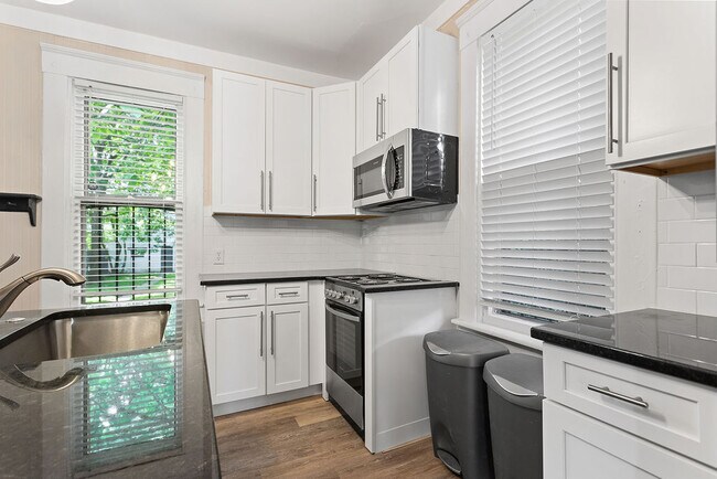 Building Photo - 1287 Mooberry St