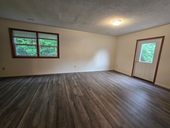 Building Photo - 4440-4442-4442 Santa Barbara