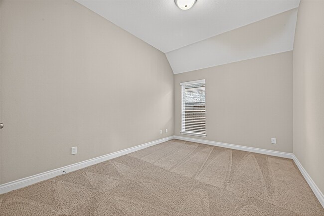 Building Photo - 28015 Castle Park Ln