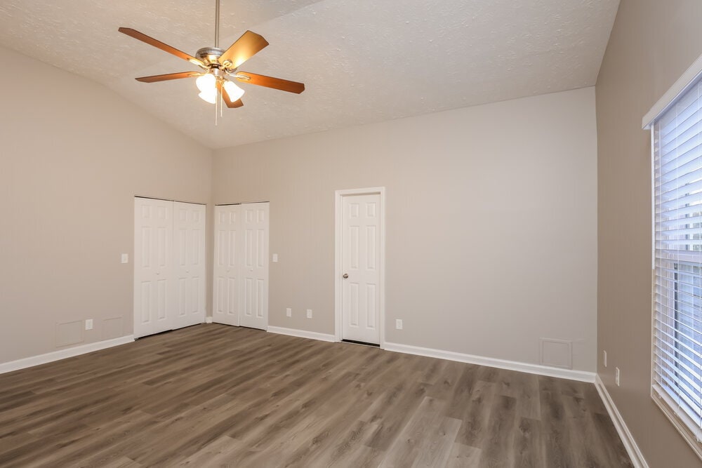 Building Photo - 923 River Rock Dr