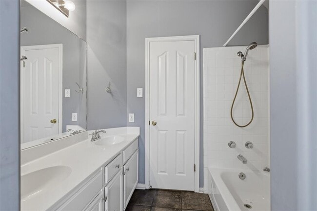 Building Photo - 5813 Miramonte Dr