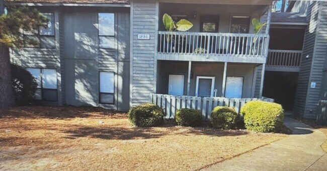 Building Photo - 1886 Tryon Dr