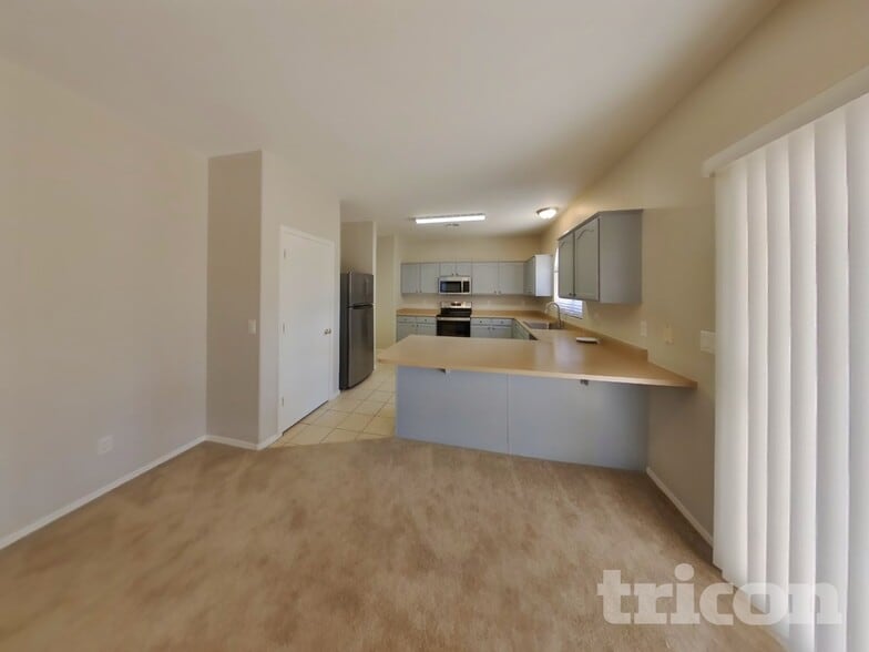 Building Photo - 4868 E Meadow Land Dr