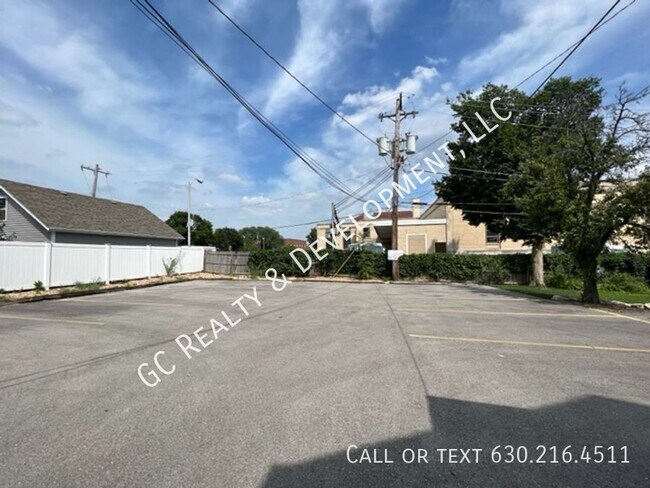 Building Photo - 123 N West St