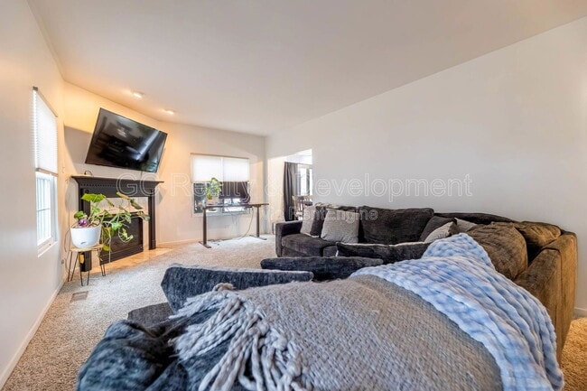 Building Photo - 1636 Fredericksburg Ln