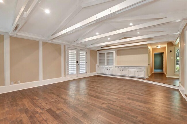 Building Photo - 75 Wood Hollow Dr