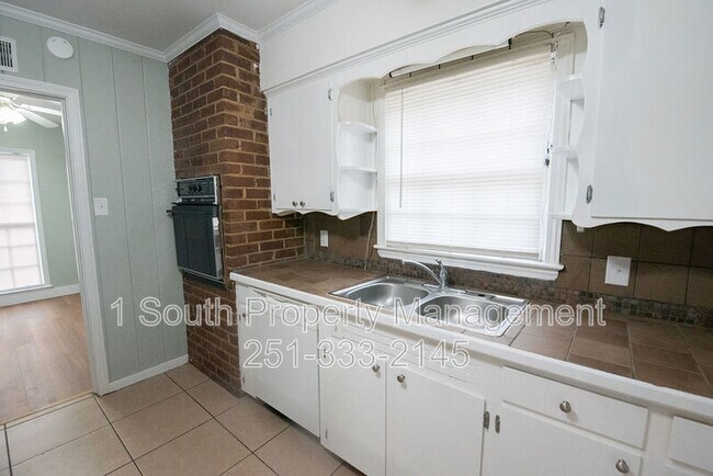 Building Photo - 4361 Montclair Cir E